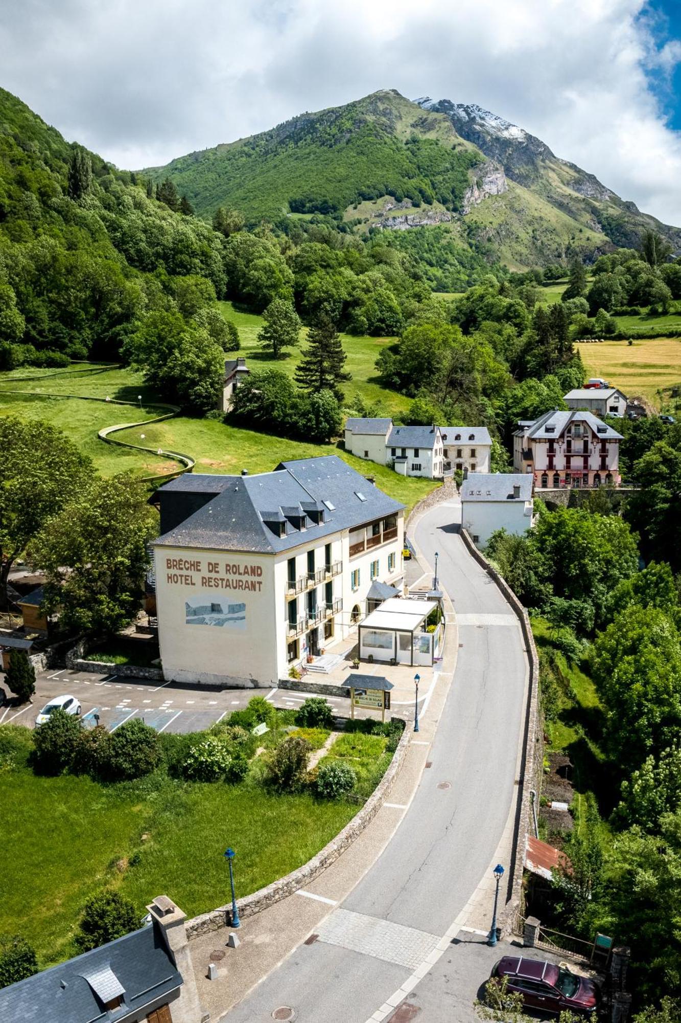 Logis Hôtel La Brèche de Roland Gèdre Exterior foto